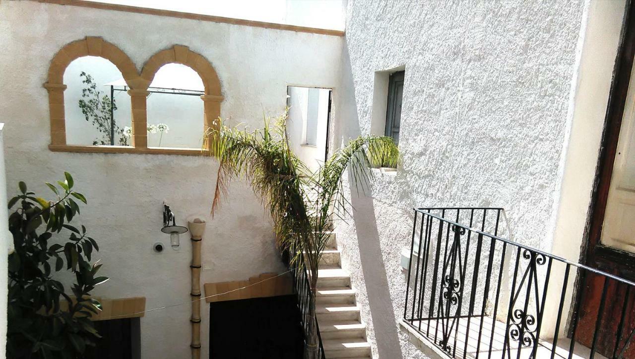 La Corte Di Zaccaria Mazara del Vallo Extérieur photo