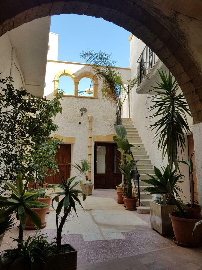 La Corte Di Zaccaria Mazara del Vallo Extérieur photo